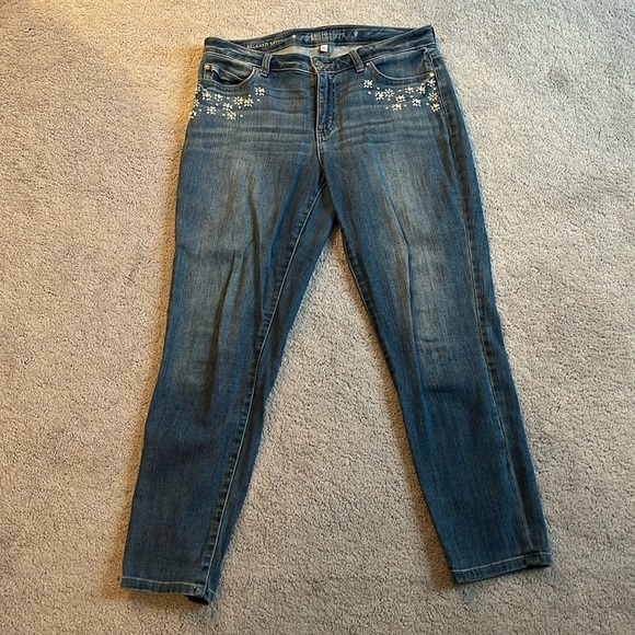 Comfortable bedazzled jeans - Picture 1 of 4